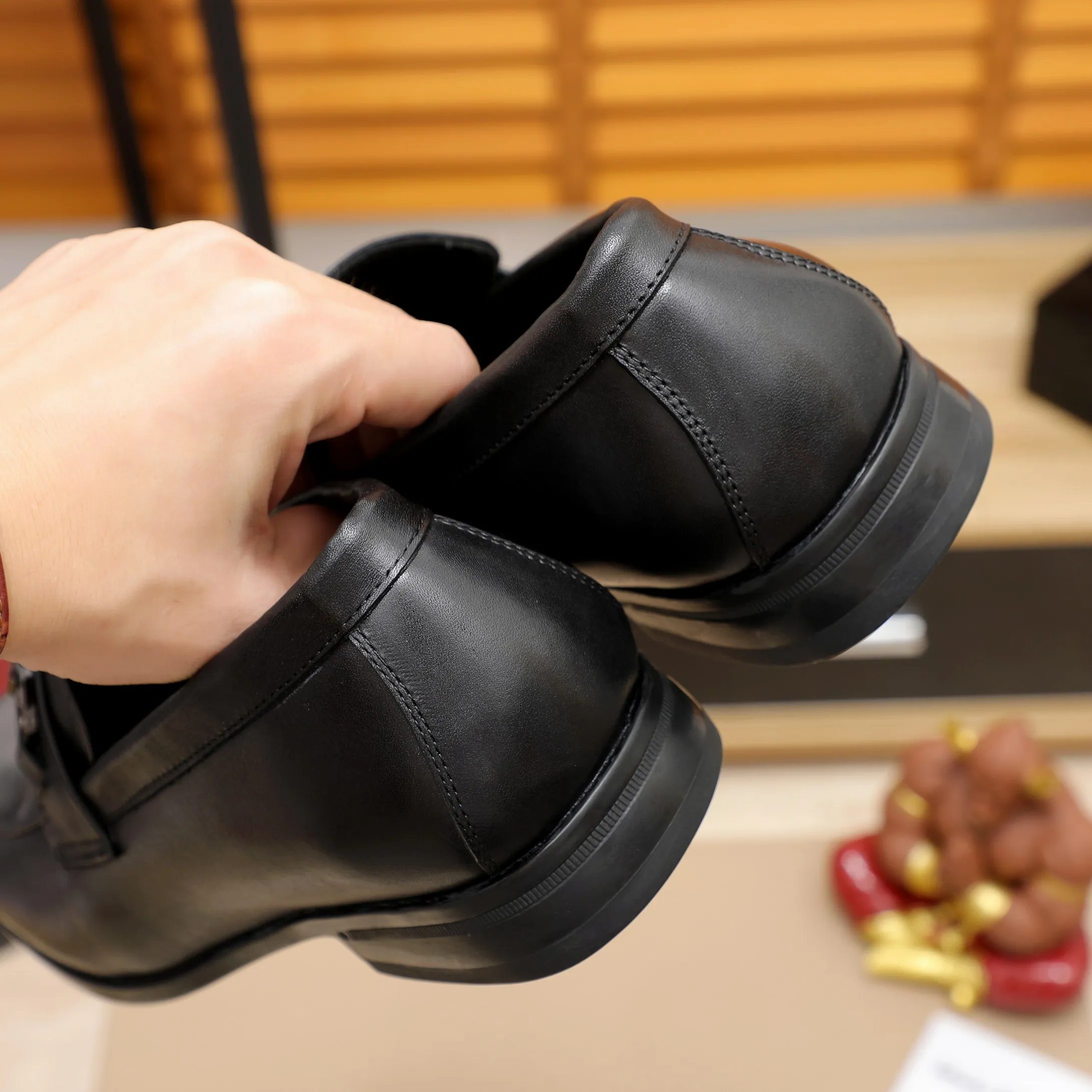 Men's shoes 💰540 🕷🕷🐂【Ferragamo】Ferragamo Popular fashionable casual shoes🇨🇳Official website counter 1:1 production, original mold opening💯Good quality visible, imported high-end first-layer waxed calfskin, water-dyed🐂leather lining🌿very clear texture, high-quality waterproof, non-slip and wear-resistant outsole🎋high quality and low price, truly handmade🍓Black optional! Code number 38-45……